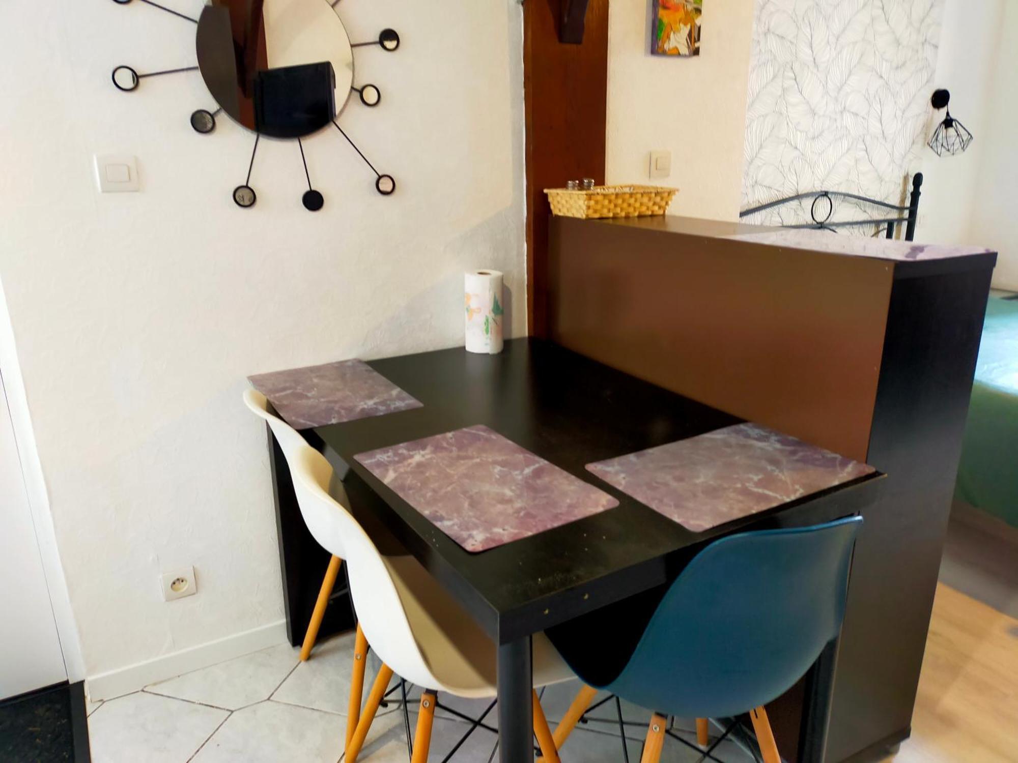 Studio En Rdc Avec Balcon Centre Vitre エクステリア 写真